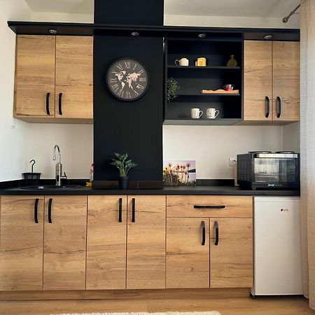 Vuk Apartman Доньи-Милановац Экстерьер фото