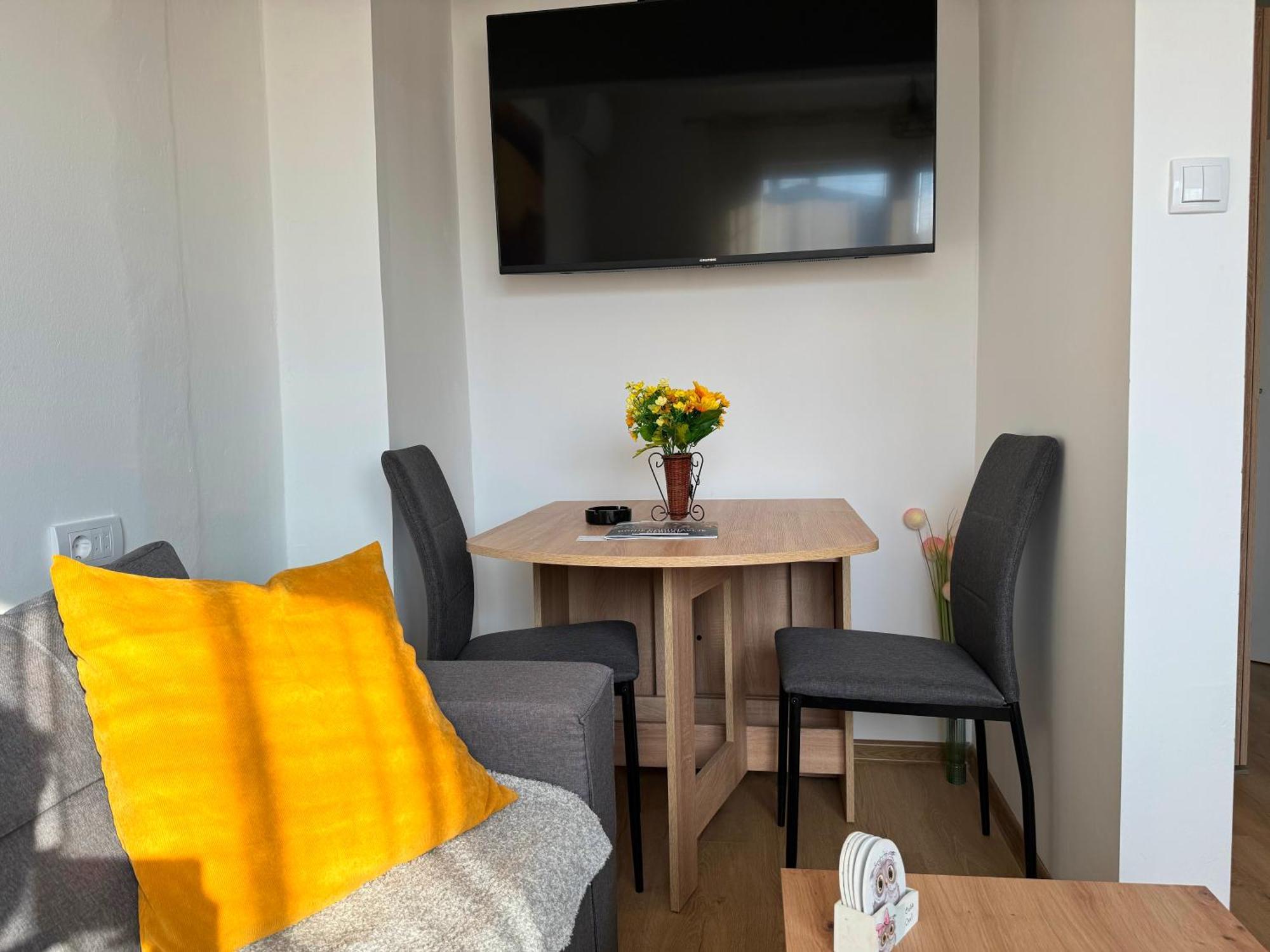 Vuk Apartman Доньи-Милановац Экстерьер фото